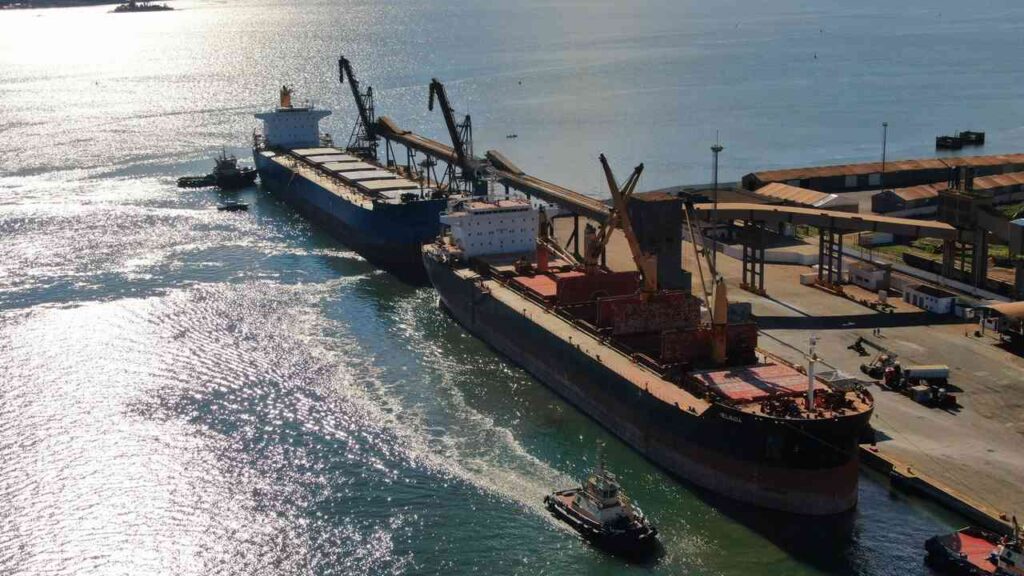 Fotos:
Imagens do complexo portuário