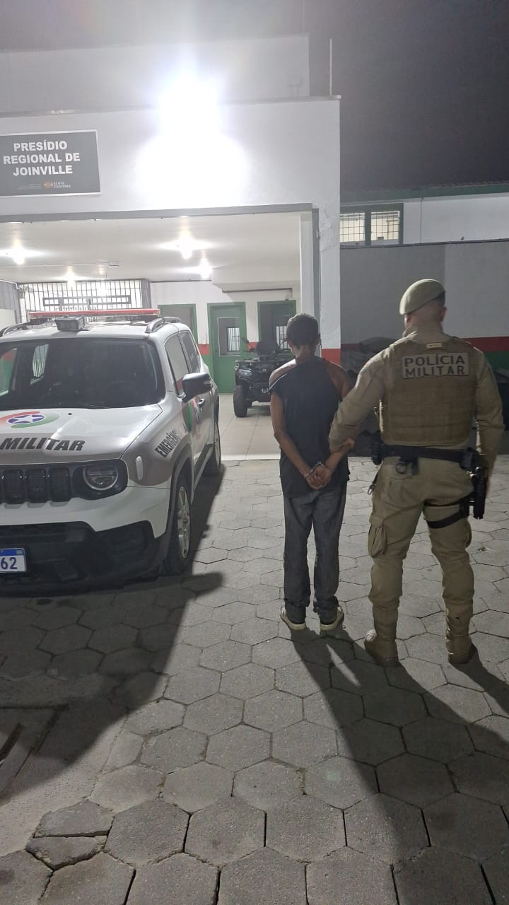 Polícia Militar cumpre mandado de prisão em Itapema do Norte