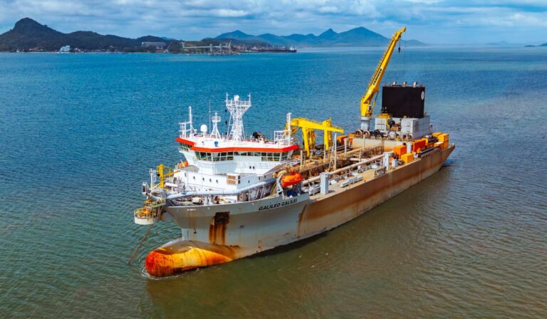 VÍDEO – Itapoá inicia montagem de tubulação para megaobra inédita no Brasil