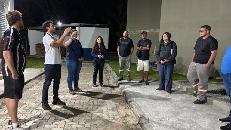 Curso gratuito ensina moradores a fazer ligação correta de esgoto em Itapoá