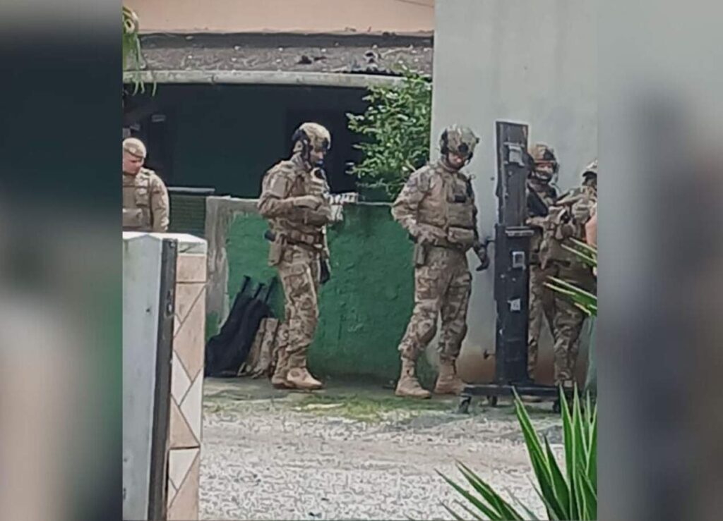 PMSC negociando refém 