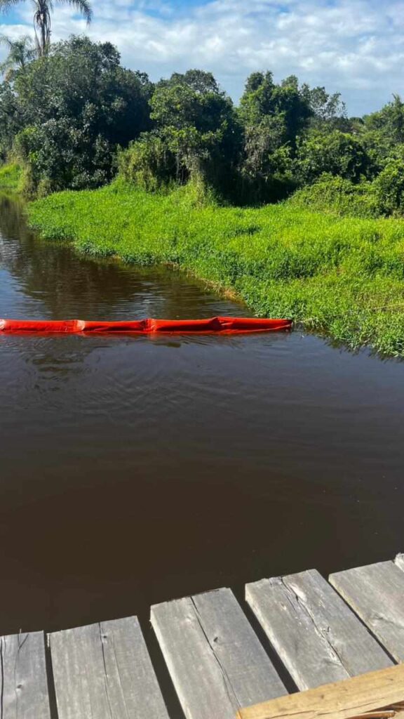 Contenção para não poluir a água 