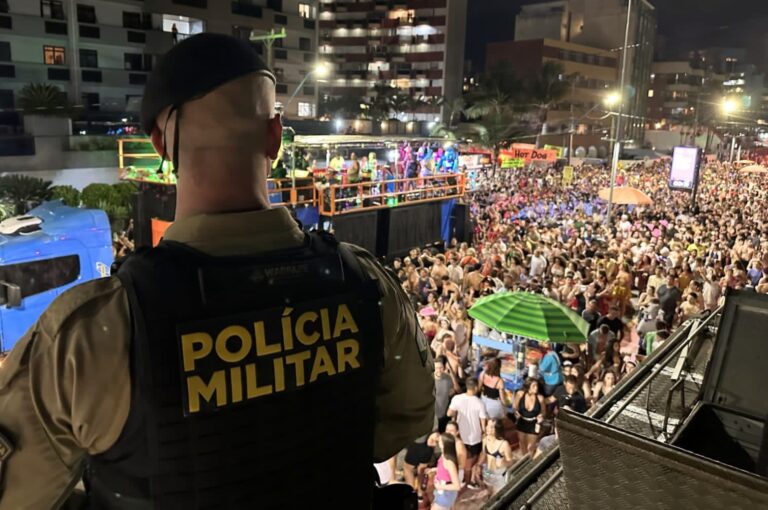 Praias do Paraná recebem grande público no Carnaval e somam quase 500 mil pessoas
