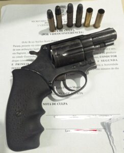 motorista-e-preso-apos-efetuar-disparos-na-pr-412-em-guaratuba
