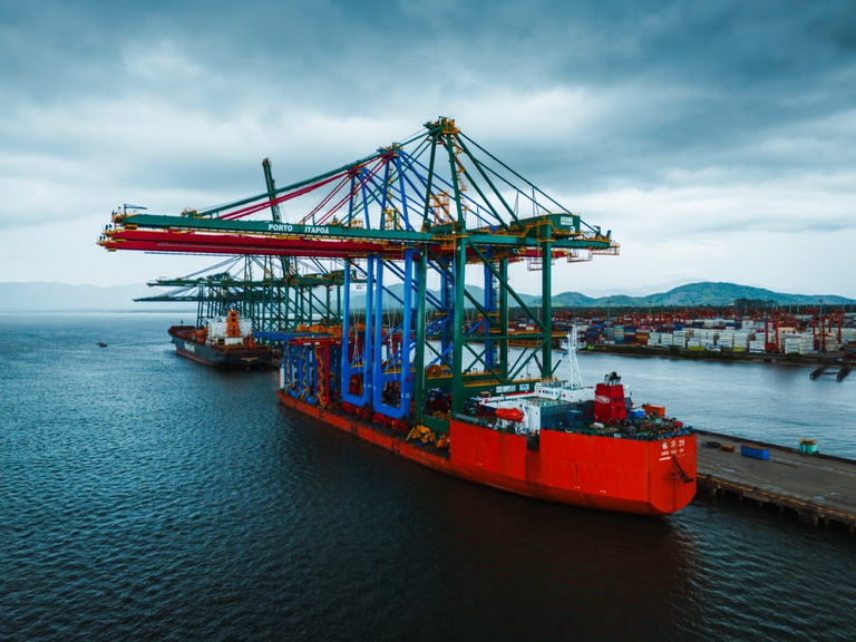 Porto Itapoá mira liderança na América do Sul e expande operações